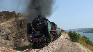 Парен локомотив с прикачен влак-09м.-2011г