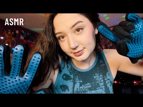 ASMR CRUNCHY GLOVES & FAST SCRATCHING HAND SOUNDS