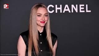 Amanda Seyfried recalls the time her 'boobs fell out' at an award show 'I screamed!'