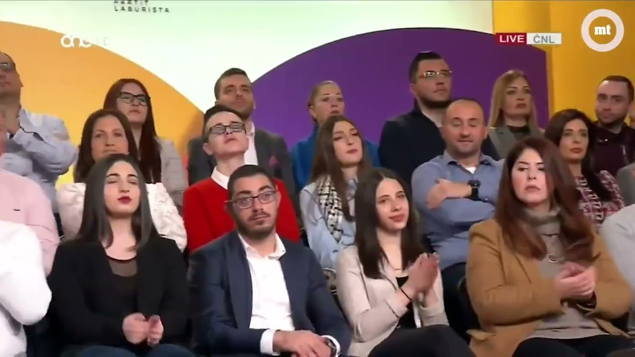 Chris Fearne puts hospitals deal on notice