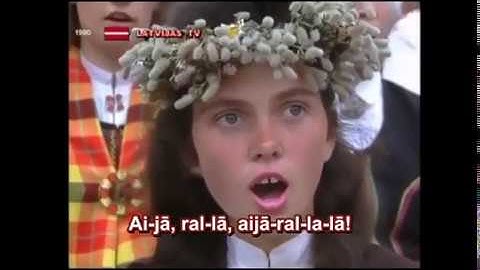 Latvian Song Festival 1990 - "Es uzkāpu kalniņāi" ENGLISH subtitles/translation