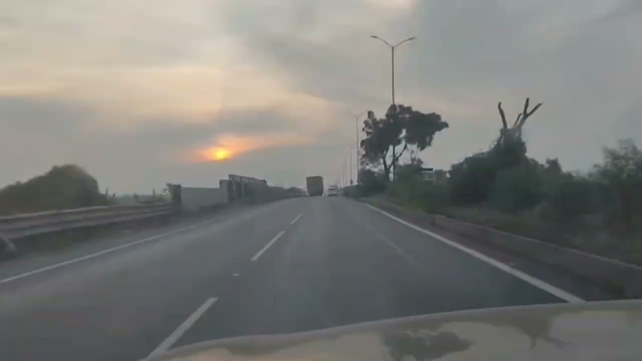 “Chasing the Sunset, Rolling with the Sun"🌞❣️ 