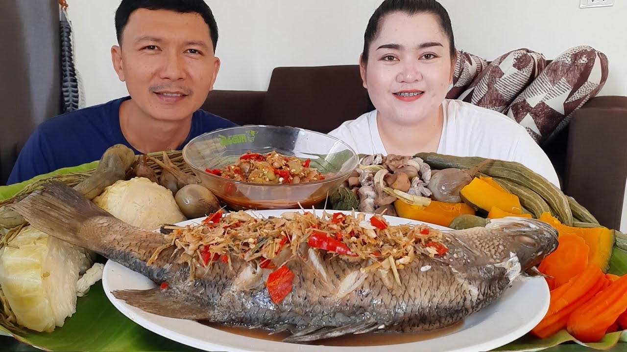 ปลากะพงขาวนึ่งตัวโตๆ จ้ำแจ่วพริกหยวกผักนึ่งเห็ดนึ่งแซ่บๆ 5 กันยายน พ.ศ.2565