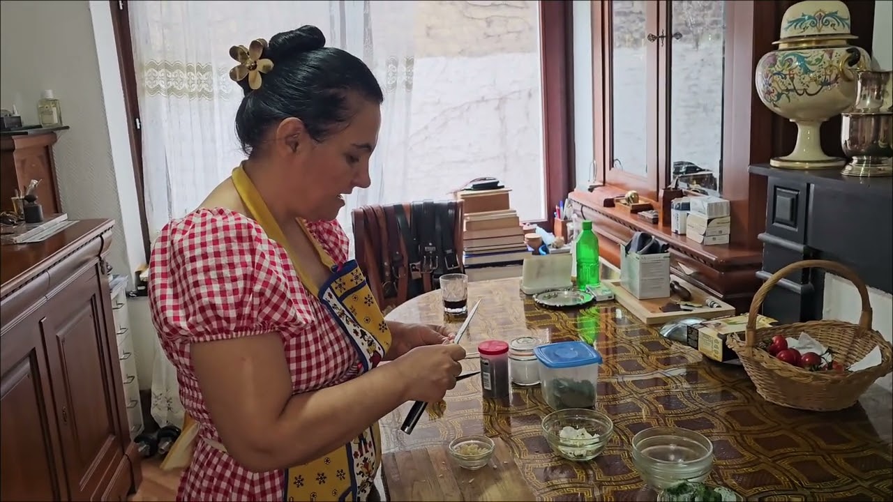 Ciorba de spanac cu pipote de pui si am facut cartofi naturi cu carne de cocos. ❤️😋