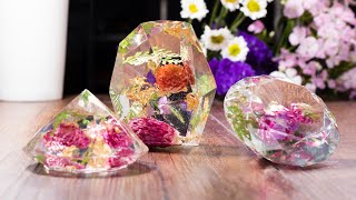 The video we show how to make a resin paperweight with dried
flower.and series of flower have been finished until now.but will
create more...