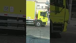 Caminhão MBB Atego Passando