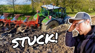 Tractor vs Sinkhole! | Fendt 724!