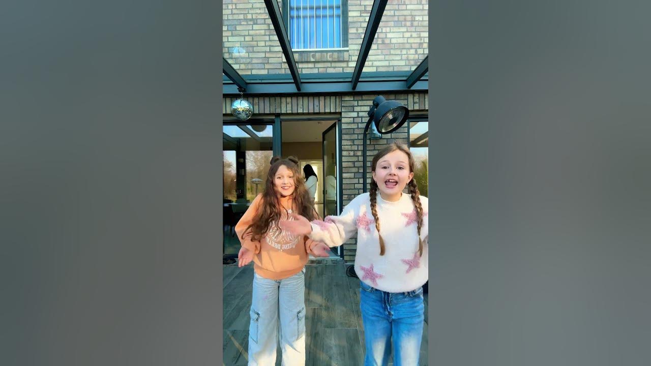 Ratet mal wie alt wir zusammen sind ❤️ #silvanaqsj #dance #ootd #shortsvideo #mom