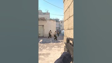 Flanked on Dust2 and dropped 3 with the FAMAS 😎🔥