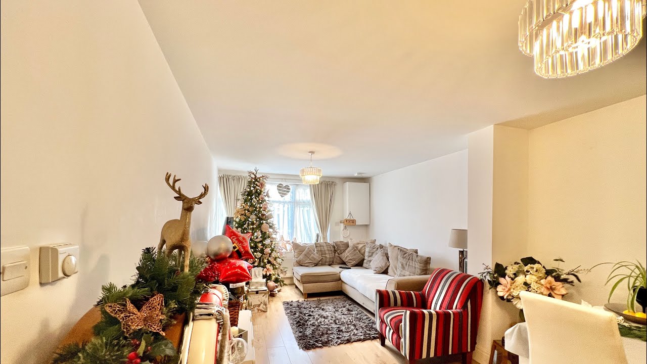 3 Bedroom flat in Nuxley Road, Kent DA17