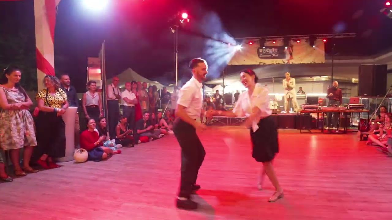 Jérémy & Mélanie - Wow Wow Wow by Willie Egan