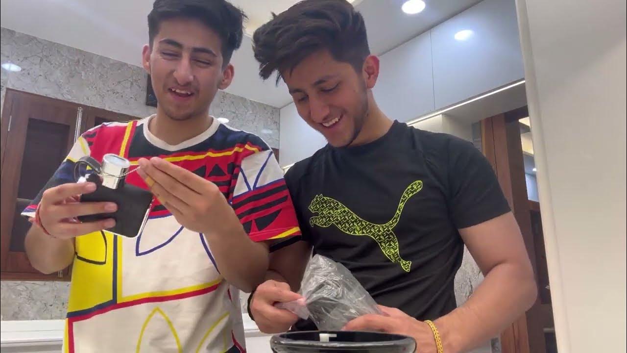 Birthday Pe Ye Kya Gift Milgya😂 - YouTube