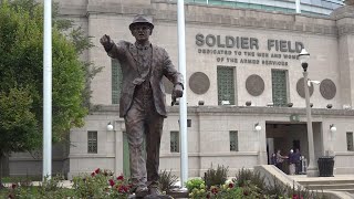 Chicago Bears unveil statues of football icons
