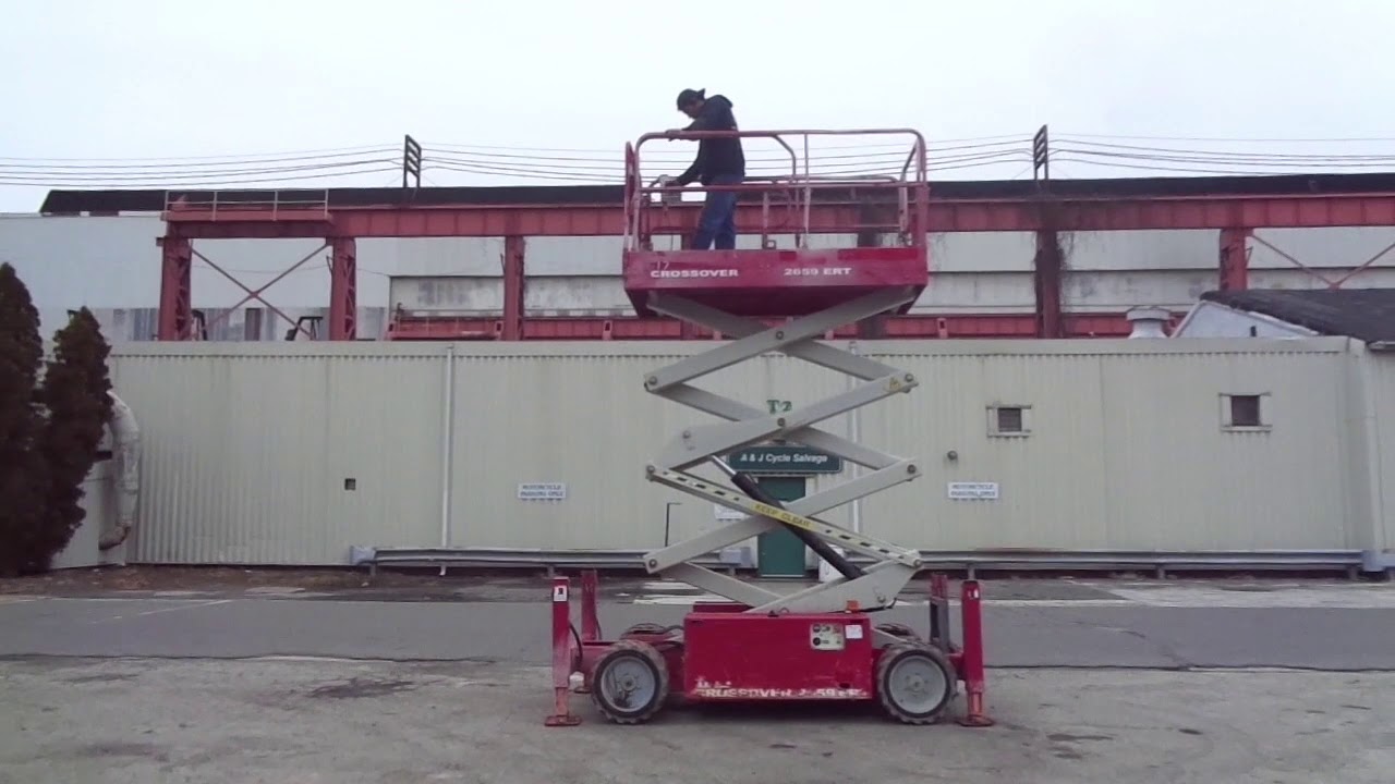 2012 MEC 2659 ERT Electric Scissor lift (0099)
