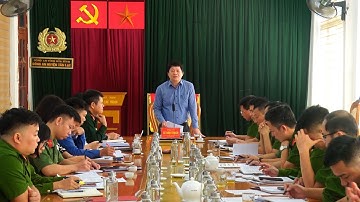 Đồng chí Lê Văn Thạch, Bí thư Huyện ủy thăm làm việc tại Đảng ủy Công an huyện