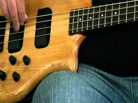 Kawai FIIB (Alembic copy) / Peavey Cirrus bass guitar ! Peavey VFL
