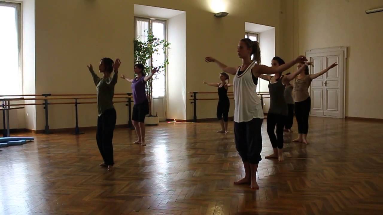 Lezione di Claudia Bosco al corso estivo di modern jazz