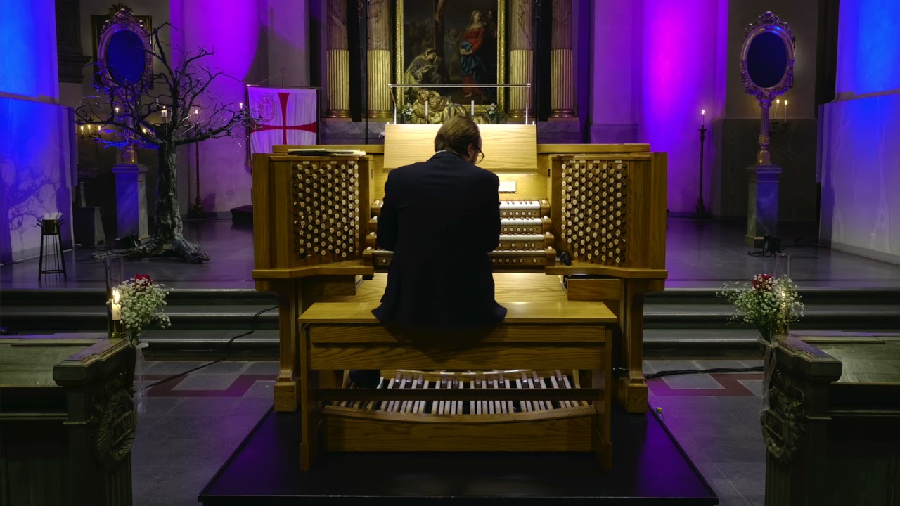 Sebastian Johansson improvises in Hedvig Eleonora church
