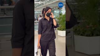 Heroine #SrinidhiShetty 💖 at Hyderabad Airport #AadarshaKutumbam #AK47 #shorts #trending #viral
Heroine #SrinidhiShetty 💖 at Hyderabad Airport #AadarshaKutumbam #AK47 #shorts #trending #viral Heroine #SrinidhiShetty 💖 at Hyderabad Airport #AadarshaKutumbam #AK47 #shorts #trending #viral