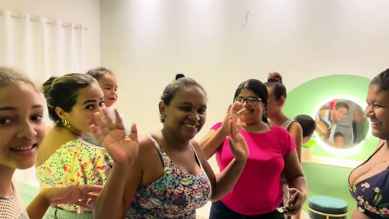 Transformei o quarto de uma seguidora que não tinha reboco e nem piso 😱