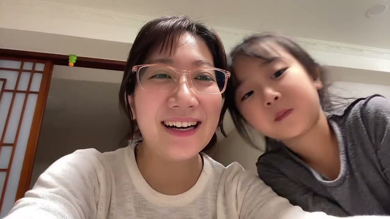 大陸爸媽第一次吃台式漢堡刈包，第一次看台灣選舉前的拜票，吃到媽媽煮的菜真是幸福 縮圖