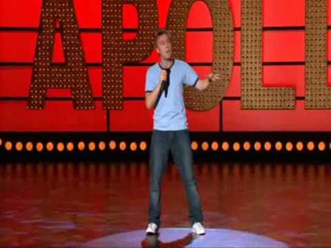 Russell Howard Photo 17