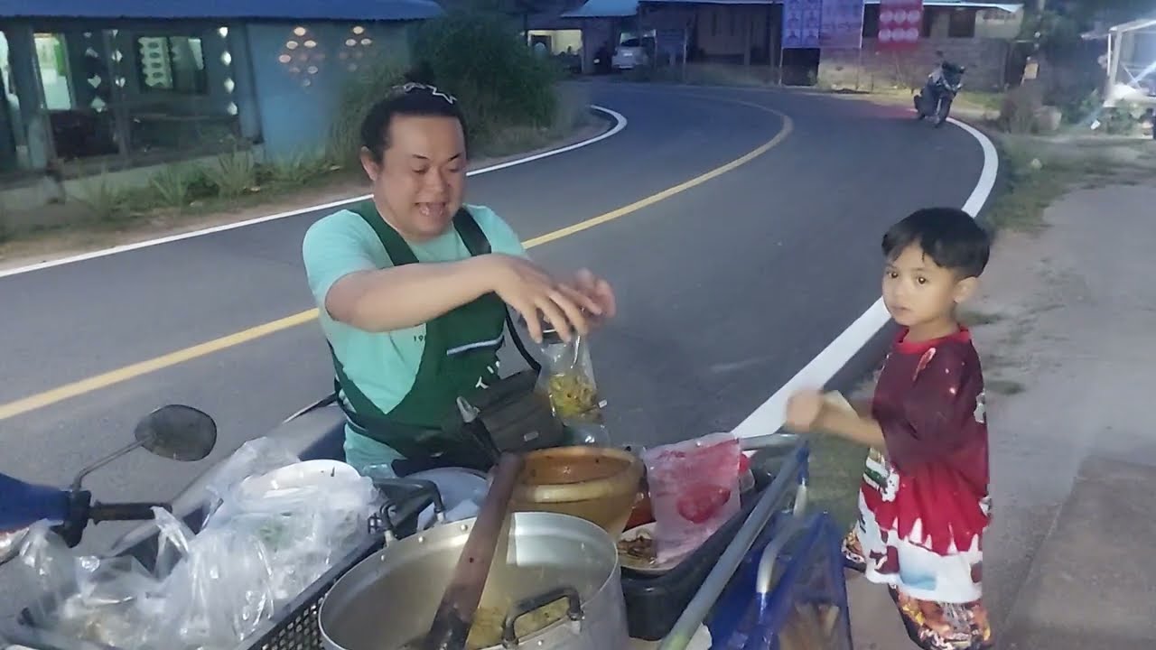 ขายจุดเดียวหมด ซุบหน่อไม้ฝีมือสาวเฉิ่มลูกค้าชอบกันใหญ่ขายดีสุดๆ