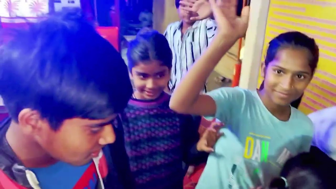 आदि शक्ति मां शीतला की कृपा से इंस्टाग्राम 10k पूरे होने की खुशी में केक काटा गया