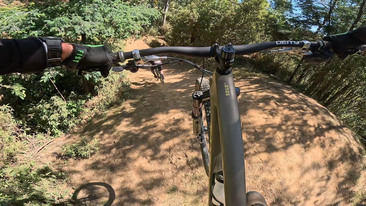 Air Ya Garn Lower. Eating dust. 