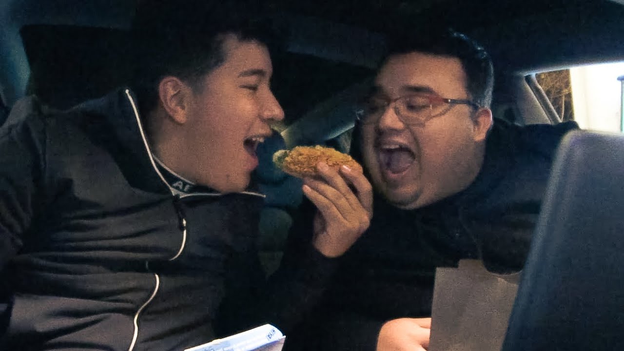 Probando La Comida Más Famosa de Chicago Ft. Ded