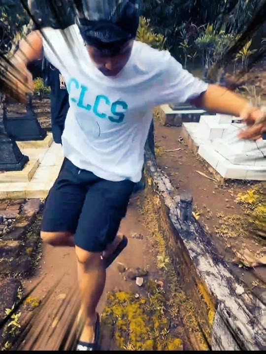 KIKI Kusumawara Nekat Injak Kuburan di Lokasi Entul GWSM Jatuh, Bakal Kualat Gak Ya?! 😱🙏