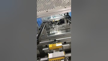Collapsible box wings Assembling machine