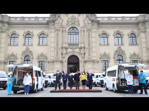 Presidente Castillo entregó 30 ambulancias equipadas al Ministerio de Salud