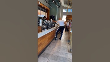 Bottom G expecting free drinks at Starbucks💀 #BOTTOMG #tournerdanslevide #indila #BrianMichaelHinds