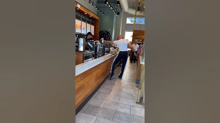 Bottom G expecting free drinks at Starbucks💀 #BOTTOMG #tournerdanslevide #indila #BrianMichaelHinds