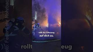 Brennender Pkw Fährt Los 😳 🔥