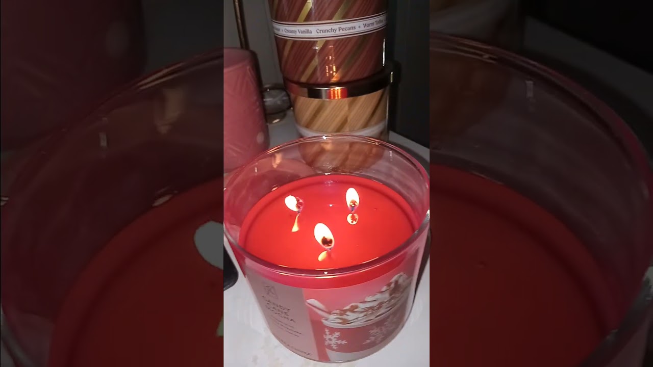 CURRENT BURN REVIEW OF CANDY CANE MOCHA FROM KRINGLE CANDLE 