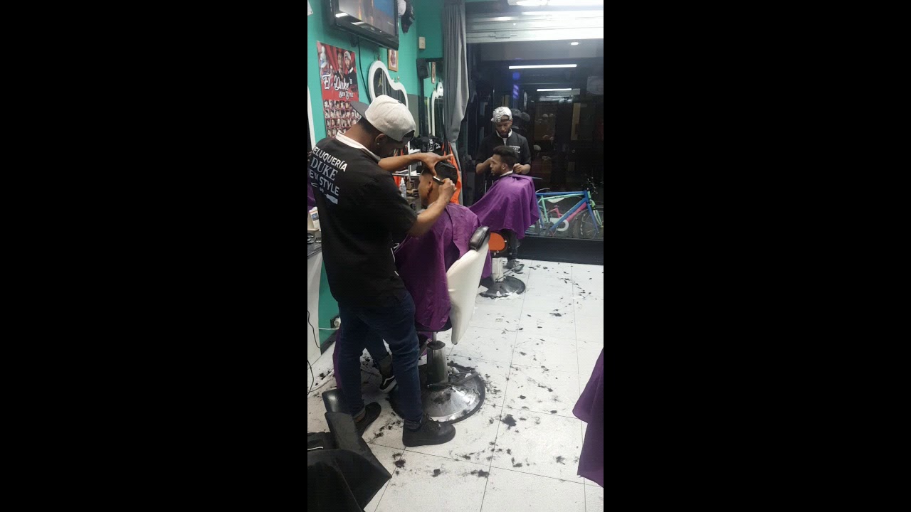 Rapo el pelo a mi amigo!!!!! Mejor broma!!!!! - YouTube