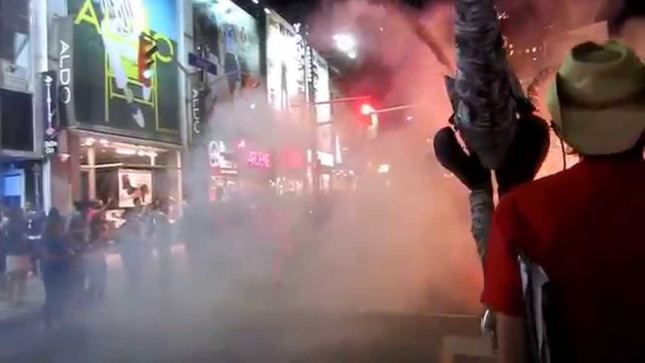 Saurus - Giant Walkabout Act