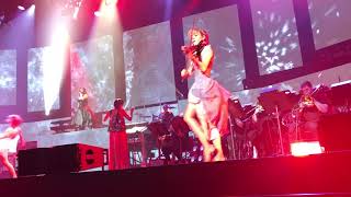 Video voorbeeld van "Lindsey Stirling feat. Amy Lee - Shatter Me [Live Debut] - 7.6.2018 - Starlight Theatre - FRONT ROW"