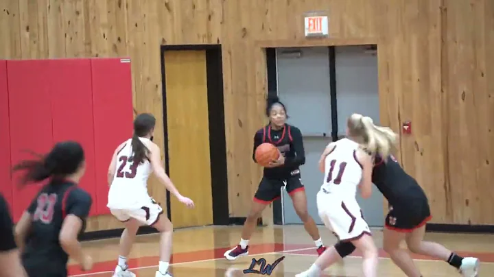 Laura Johnson-Shedd 2021-2022 sophomore year.