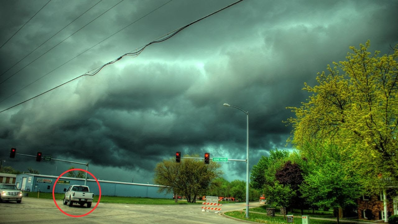 The Most TERRIFYING Storm Moments In History - YouTube