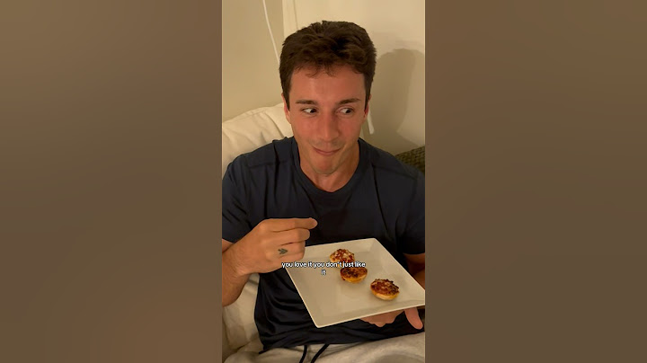 my British husband tries bagel bites for the first time #shorts