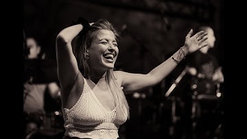 Thumbnail of Ιουλία Καραπατάκη - Το Γλέντι (feat. Gidiki)