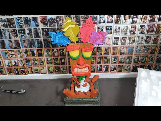 Aku Aku Life Size Mask Replica (exclusive)