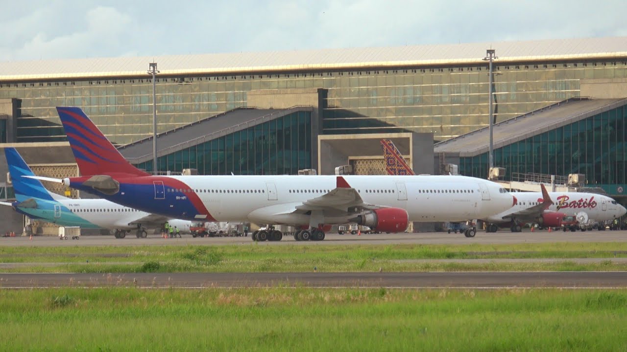 Plane Spotting Yogyakarta International Airport. Hi Fly Malta Airbus A330-302 9H-HFI From Auckland