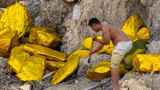 Follow gold experts to find gold treasures. I can't believe my eyes