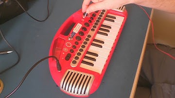 Circuit Bent ELC Keyboard by freeform delusion