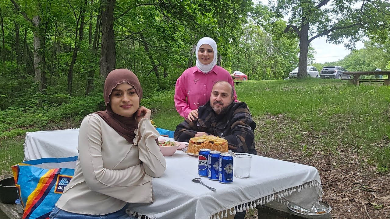 صار اهوايه ماطالعين ويه ابو ورده 🤪طلعه من العمر مقلوبة ورده غير جمال الغروب فد شي جمال