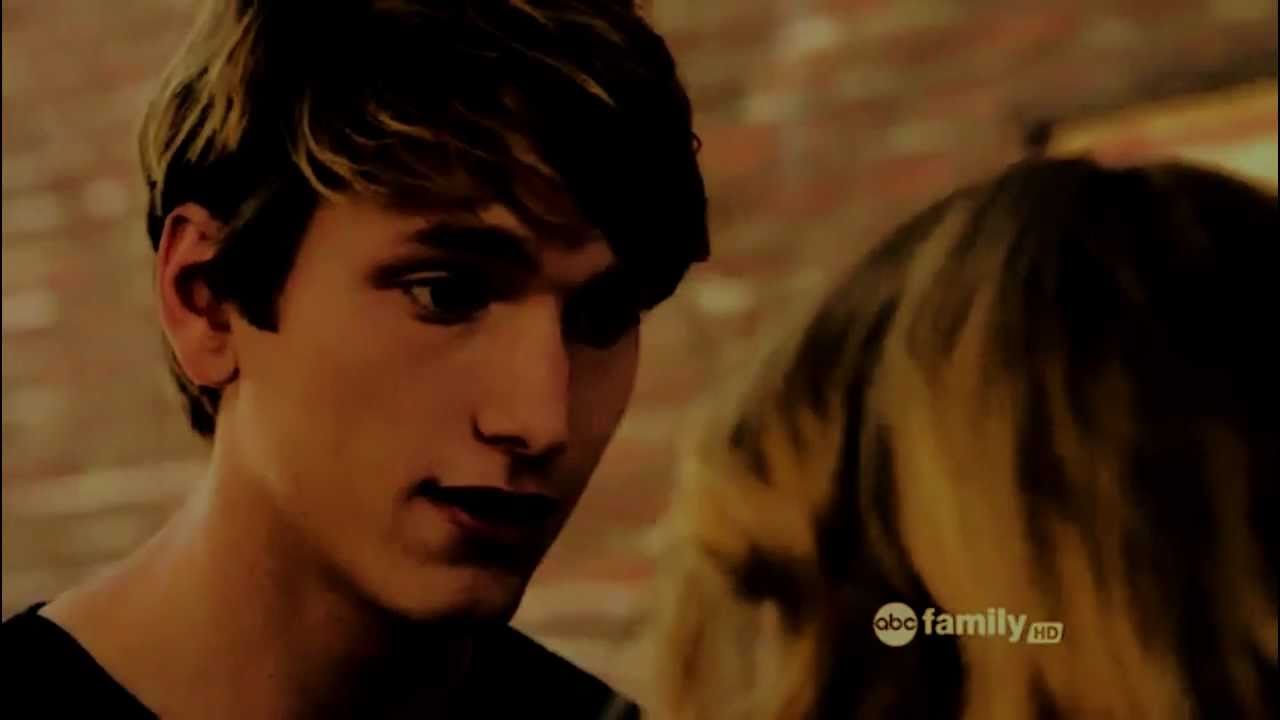 The Nine Lives Of Chloe King [Beautiful To Me] Alek&Chloe